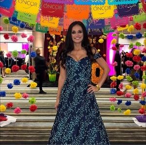 Meet your Posher, Leticia